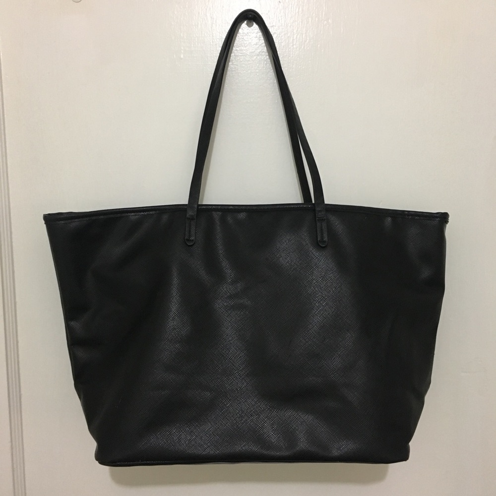 Black tote bag